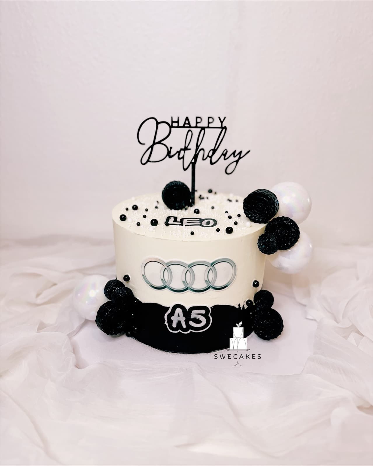 Silver Tiara & Pearl Celebration Cake